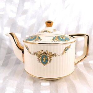 Sadler Cream Teapot with Cupid in Pattern 3084 # 26316